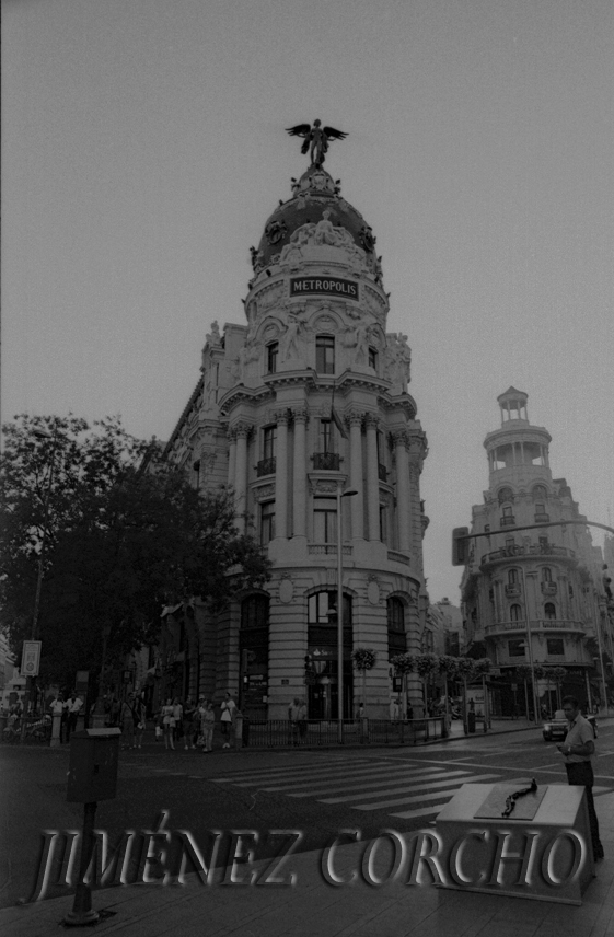 EDIFICIO METROPOLIS