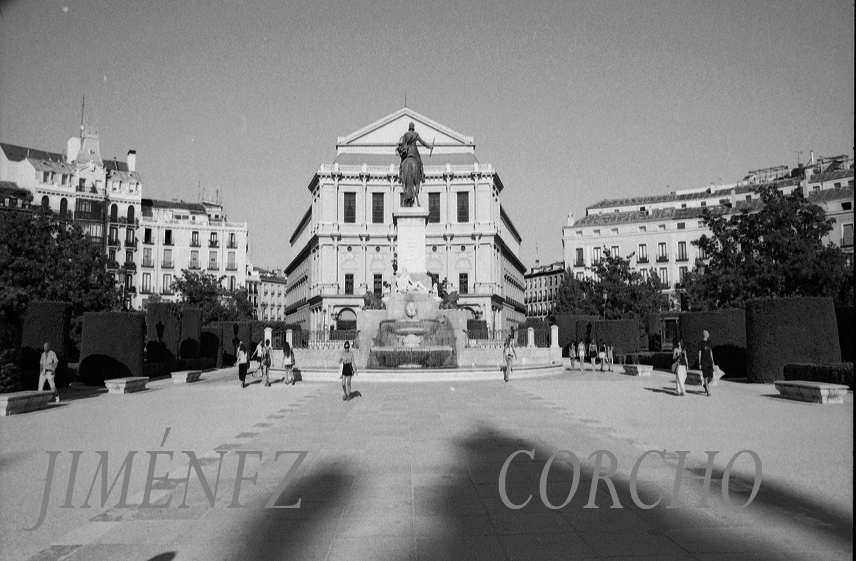  LA PLAZA DE ORIENTE