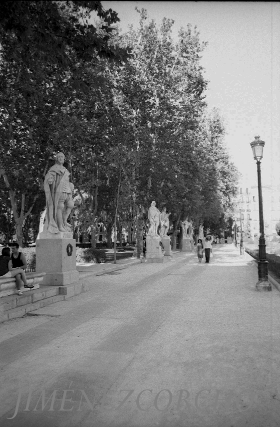 LA PLAZA DE ORIENTE