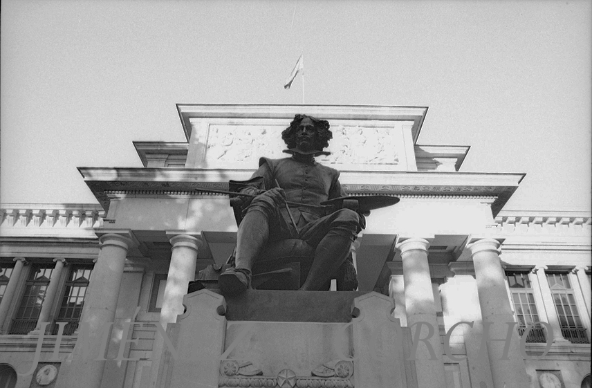 ESTATUA DE VELAZQUEZ