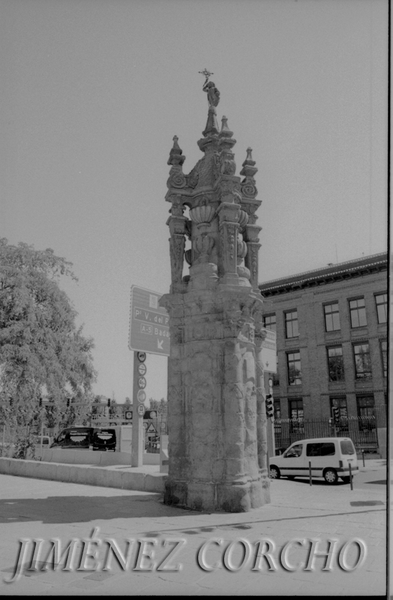 PORTICO DE ENTRADA-PUENTE TOLEDO